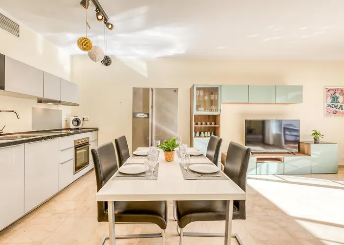 Life El Presidente Penthouse Pool View *